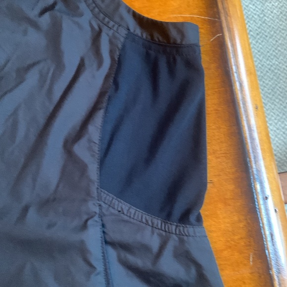 Callaway, like new golf vest,S - Picture 3 of 7